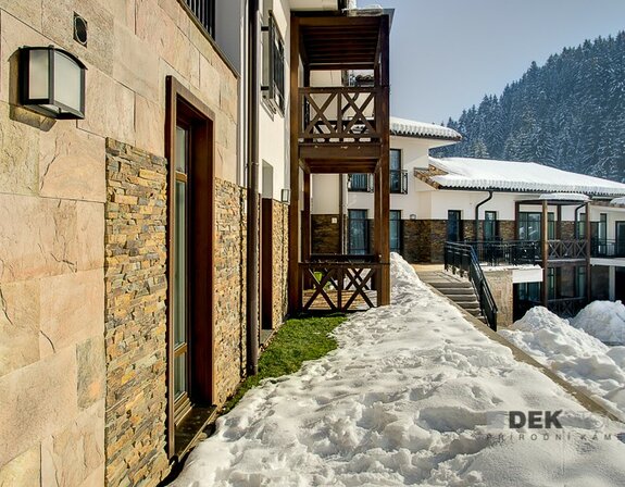 Obklad exteriéru - N 3002 lepený rustikal - hotel Vysoké Tatry (SR)